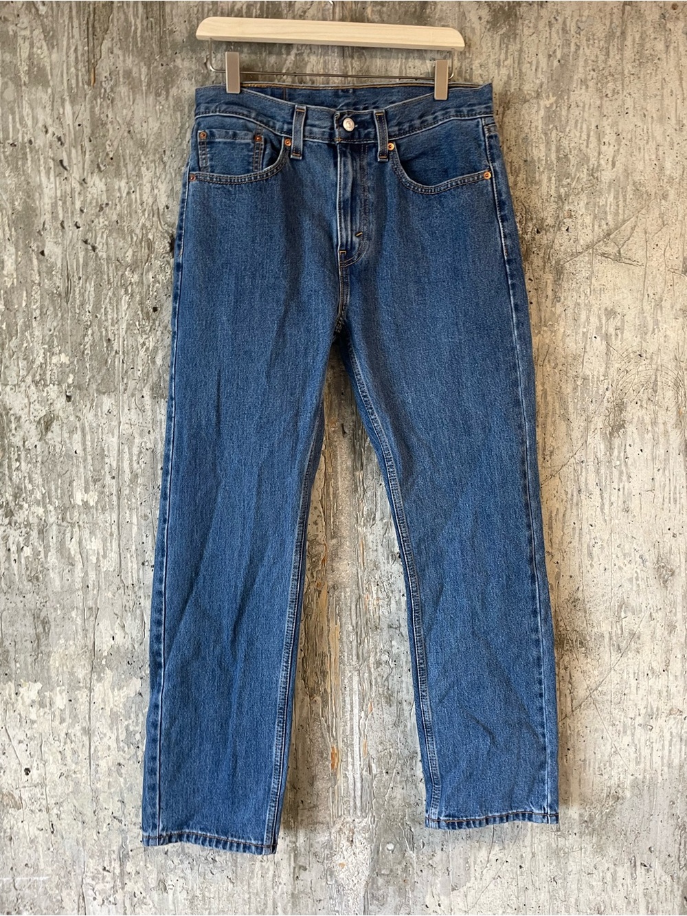 LEVI'S Men's 505 Regular Jeans Size 31X30 in Medium Wash